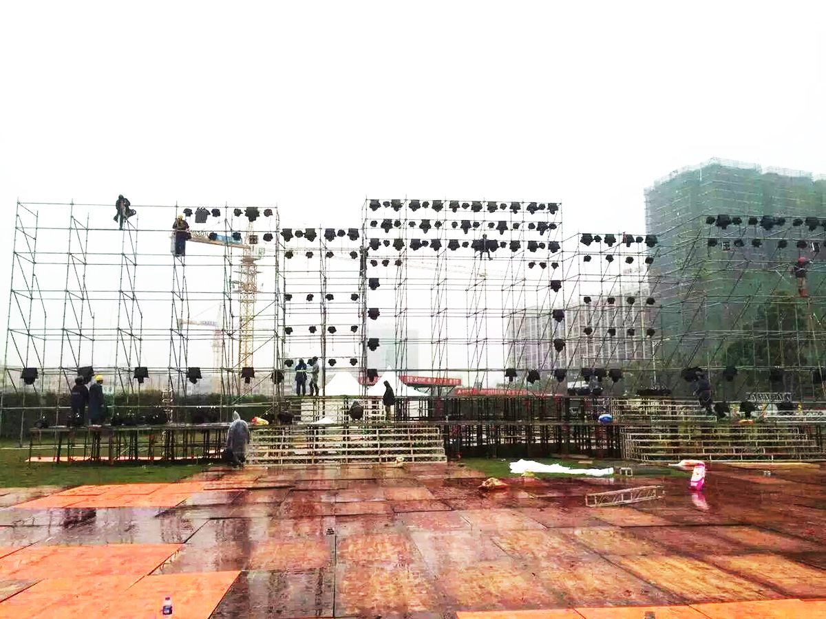 廣州文藝晚會策劃公司提供的時代水岸老友記演唱會案例