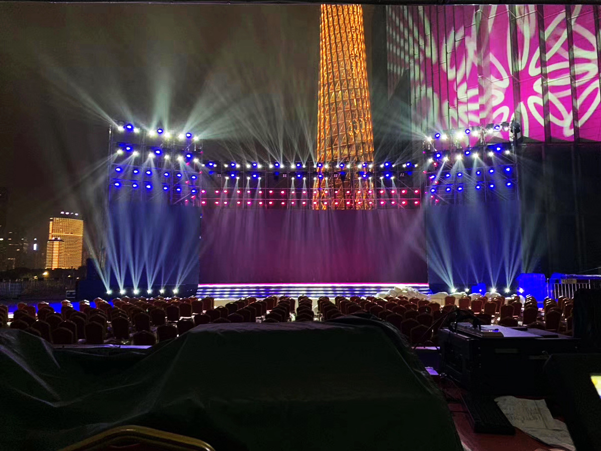 廣州大型活動策劃公司提供的第二屆融媒體作品大賽頒獎盛典案例賞析1